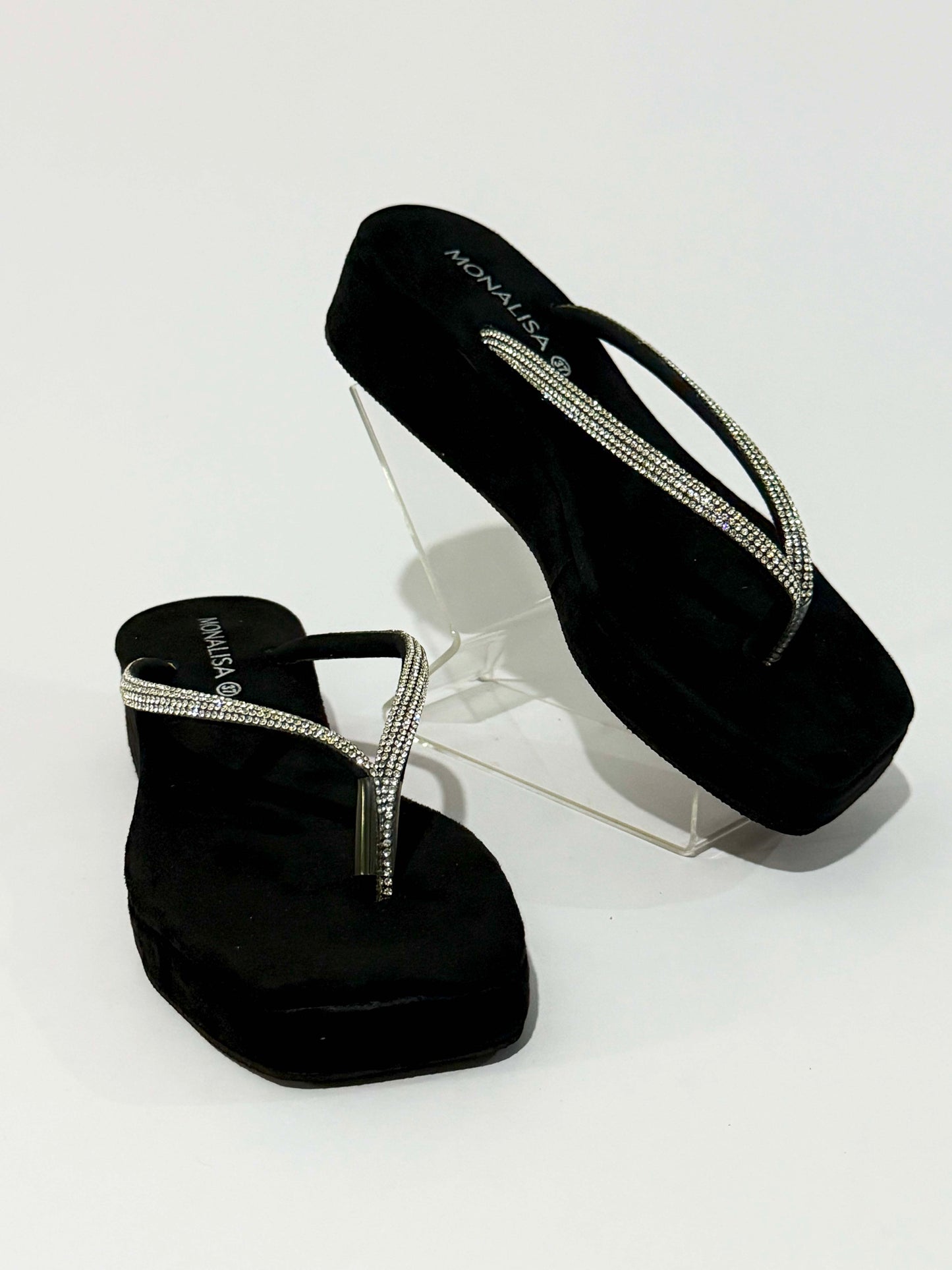 Sparkly Women's Flip Flops for Summer Comfort