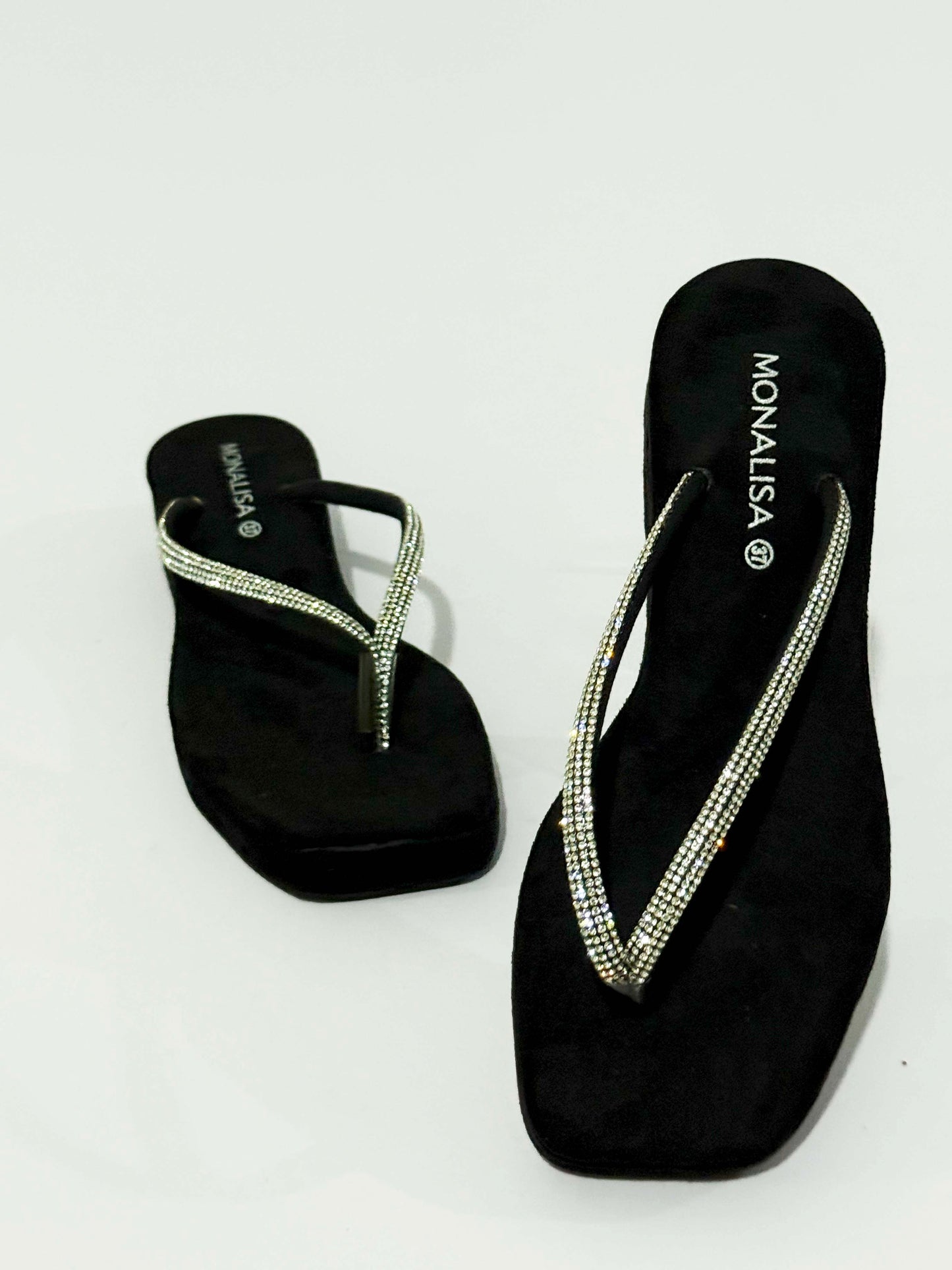 Sparkly Women's Flip Flops for Summer Comfort