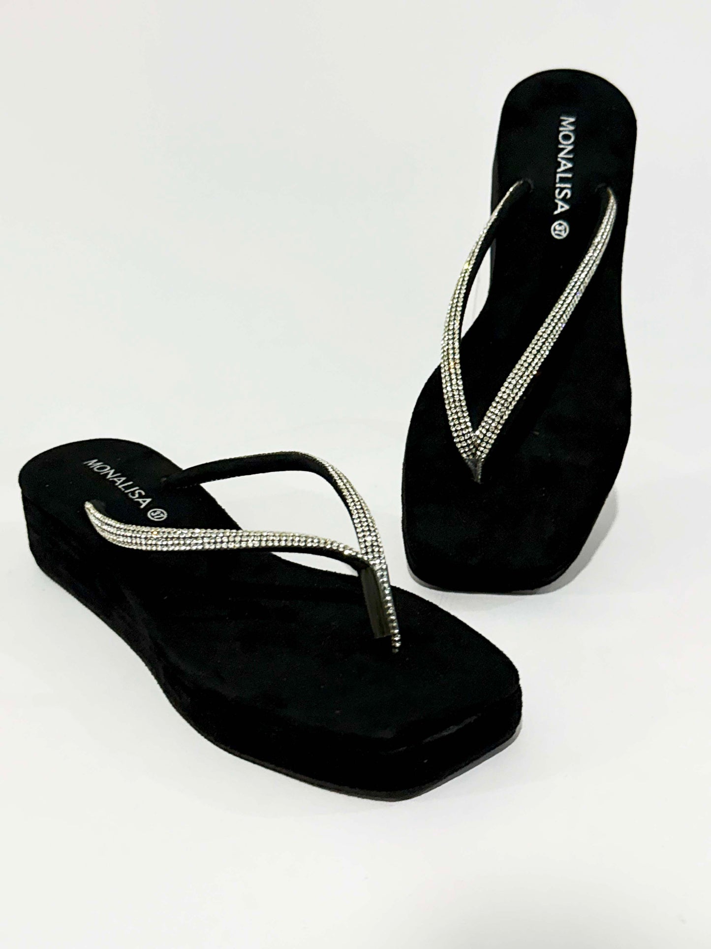 Sparkly Women's Flip Flops for Summer Comfort