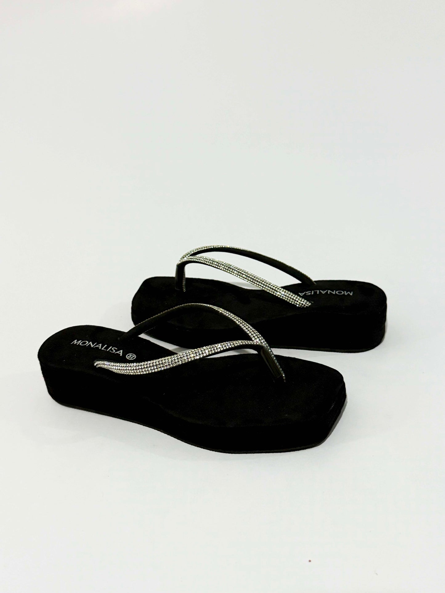 Sparkly Women's Flip Flops for Summer Comfort