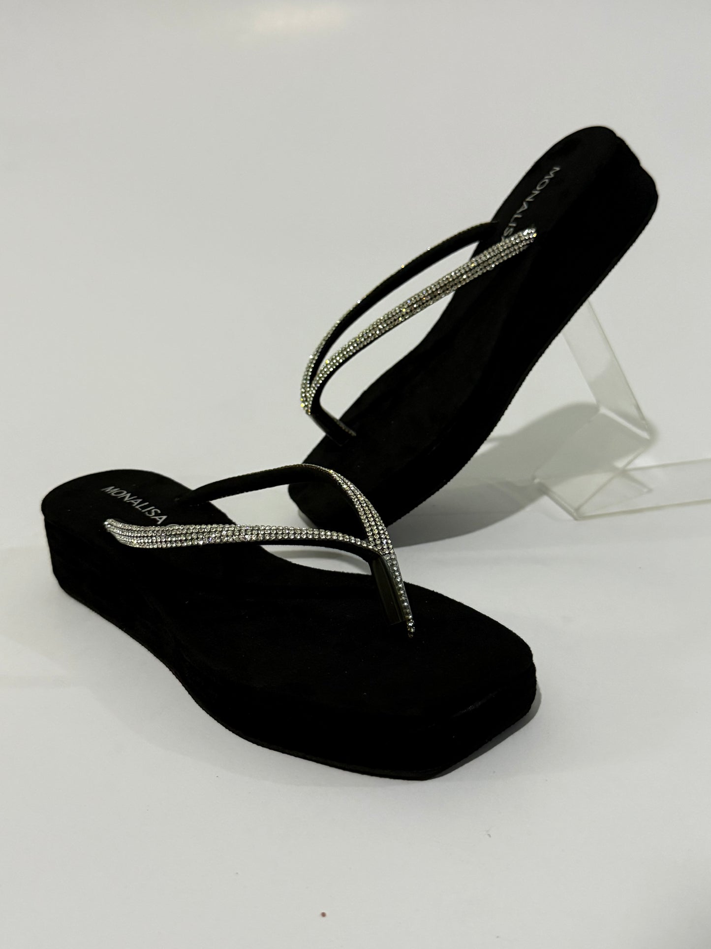 Sparkly Women's Flip Flops for Summer Comfort