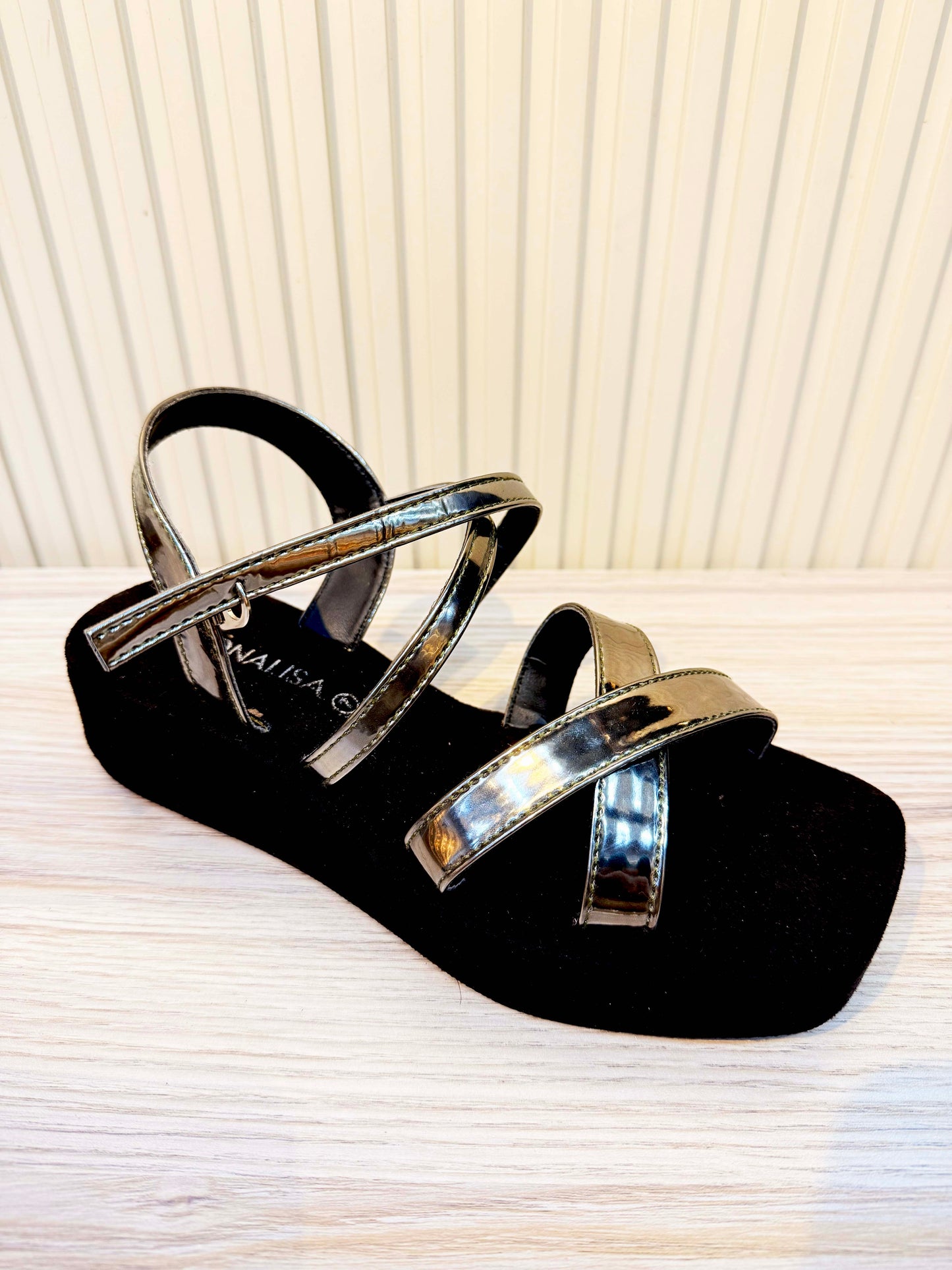 Strappy Flatform Sandal