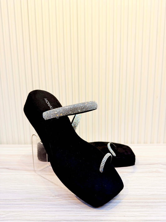 Crystal Toe-Loop Platform Sandals - Black