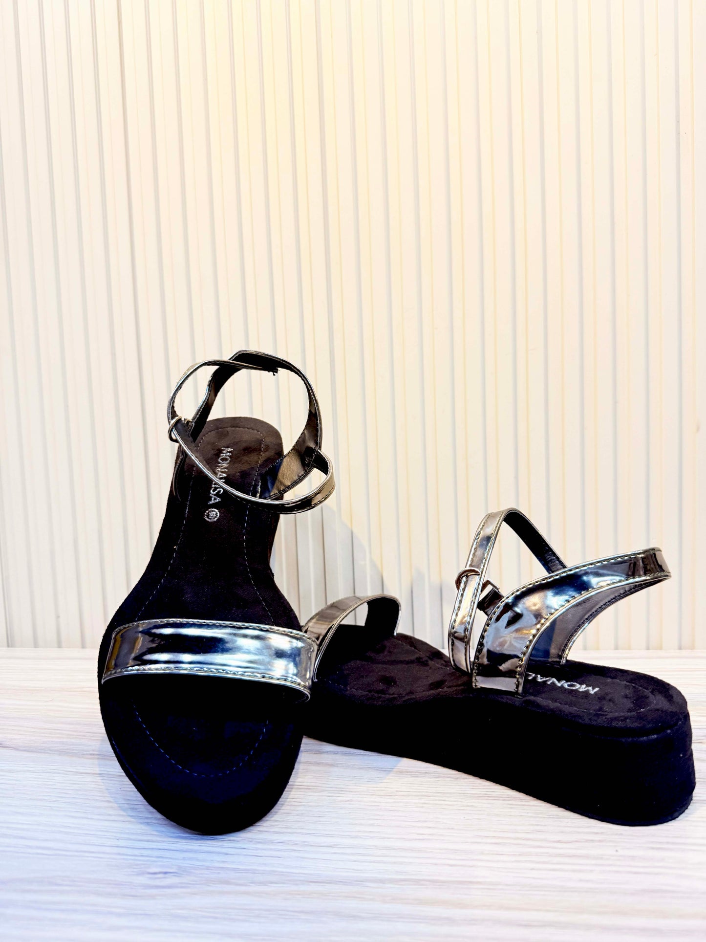 Strappy Flatform Sandal